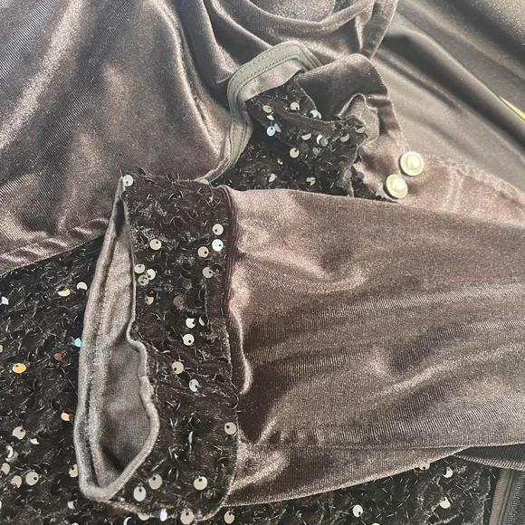 Velvet black layered top with pearls & sparkle accents - Picture 4 of 4